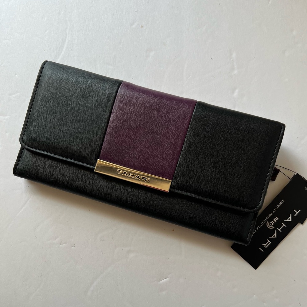 NWT TAHARI RFID WALLET ORGANIZER CLUTCH CASE